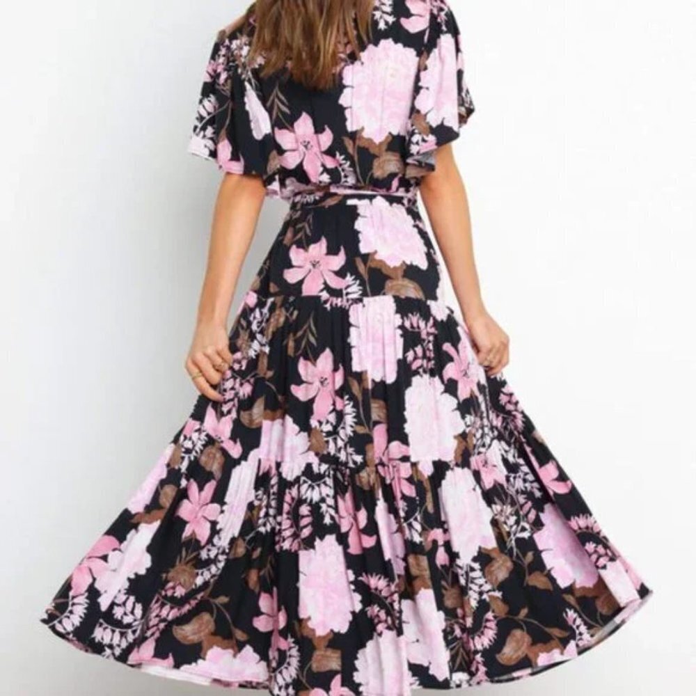 .#101❤️ NWOT PETAL & PUP BARKER DRESS IN NAVY FLORAL